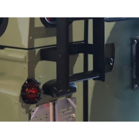 Front Runner LALD009 echelle tout-terrain pour Land Rover Defender 90/110 vue du bas