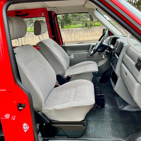 253 Transporter T4 VW rouge pompier 2001 AJT cabine avant
