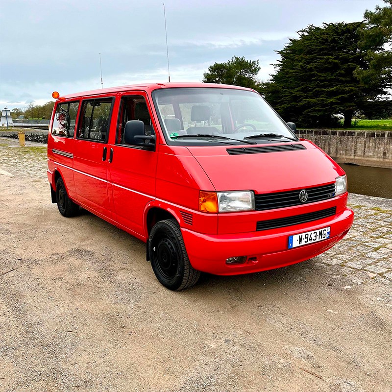 253 Transporter T4 VW rouge pompier 2001 AJT L2H1