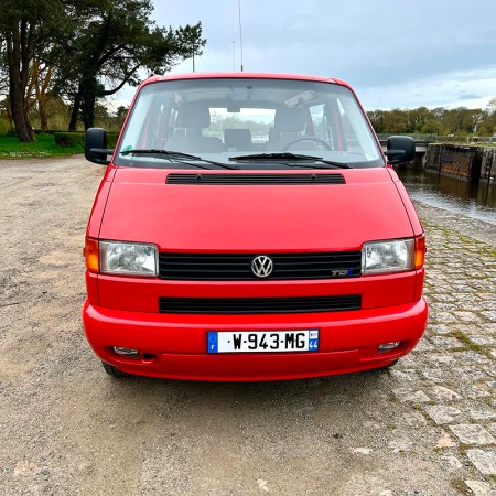 253 Transporter T4 VW rouge pompier 2001 AJT capot