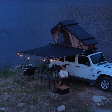 Guirlande LED lumière chaude WildLand avec haut-parleur bluetooth pour sortie en tente de toit avec auvent latéral