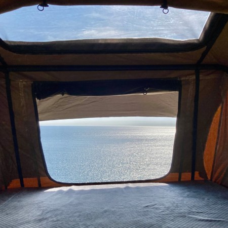 Tente de toit Big Willow 180 de Vickywood pliante camel 4 places sur volkswagen T3 à Belle-Île