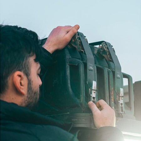 JCHO014 Front Runner support de jerrycan double pour fixer sur galerie fixation simple