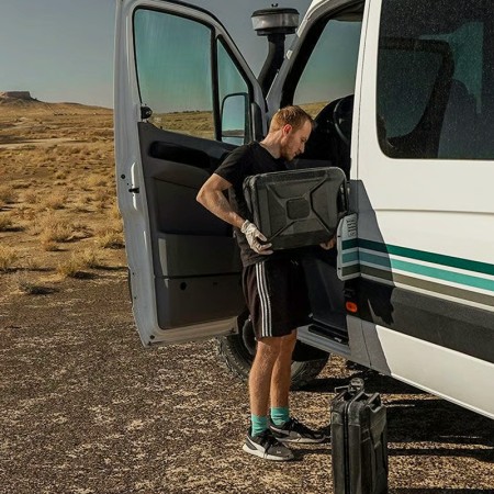 JCFU001 Front Runner réservoir carburant noir 20 L camping