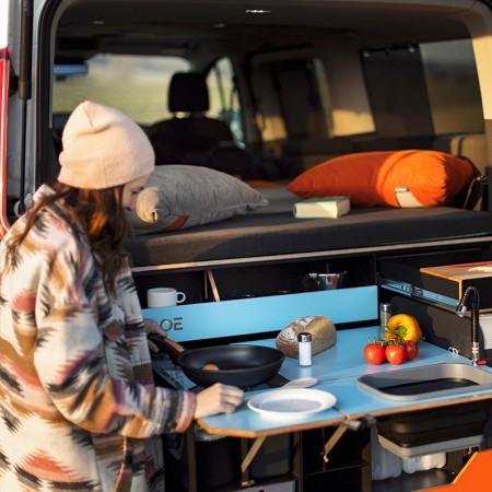 EGOE Kombishop malle de camping Nestbox Roamer 550 pour van et fourgon tente de toit