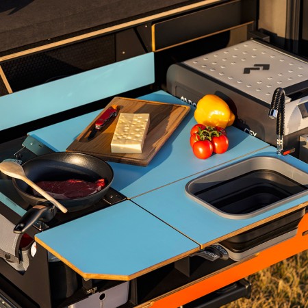 EGOE Kombishop malle de camping Nestbox Roamer 550 pour van et fourgon planche à découper