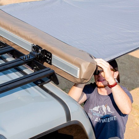 Front Runner RRAC182 pour fixer auvent store ou marquise sur la galerie