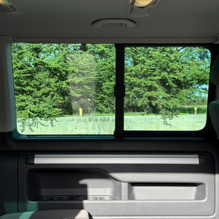 Véhicule 276 Kombishop M11084 VW Multivan T5 vitre arrière ouvrante