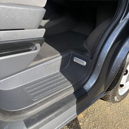 Véhicule 276 Kombishop M11084 VW Multivan T5 marchepied avant