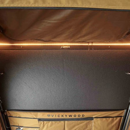 Tente de toit rigide aluminium 2 places Vickywood Cumaru Up 145 camel nuit éclairée