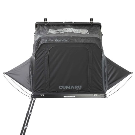 Tente de toit rigide en aluminium Cumaru XP 135 – All Black de Vickywood vue fermée avec toit sur les fenêtres latérales