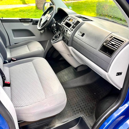 VW T5 Caravelle 2009 / 86.000 km / 2.0 tdi 84 ch / L1H1 banquette double