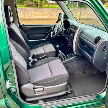 Véhicule n°273  Suzuki Jimny 2009 / 125.000 km / 1.3 l / clim Kombishop siège avant