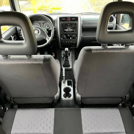 Véhicule n°273  Suzuki Jimny 2009 / 125.000 km / 1.3 l / clim Kombishop espace intérieur