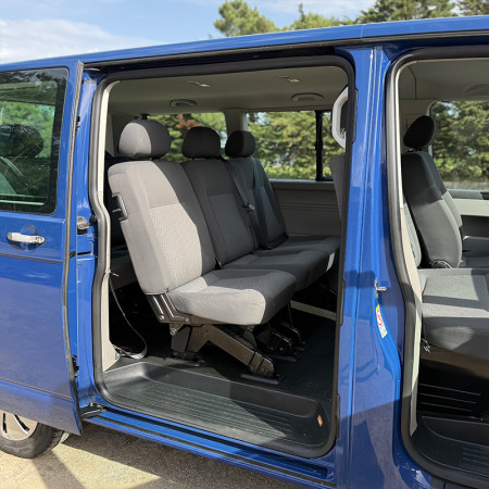 VW T5 Caravelle 2010 / 173.000 km / 2.0 tdi 84 ch / L1H1 Kombishop 9 places