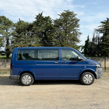 VW T5 Caravelle 2010 / 173.000 km / 2.0 tdi 84 ch / L1H1 Kombishop profil droit