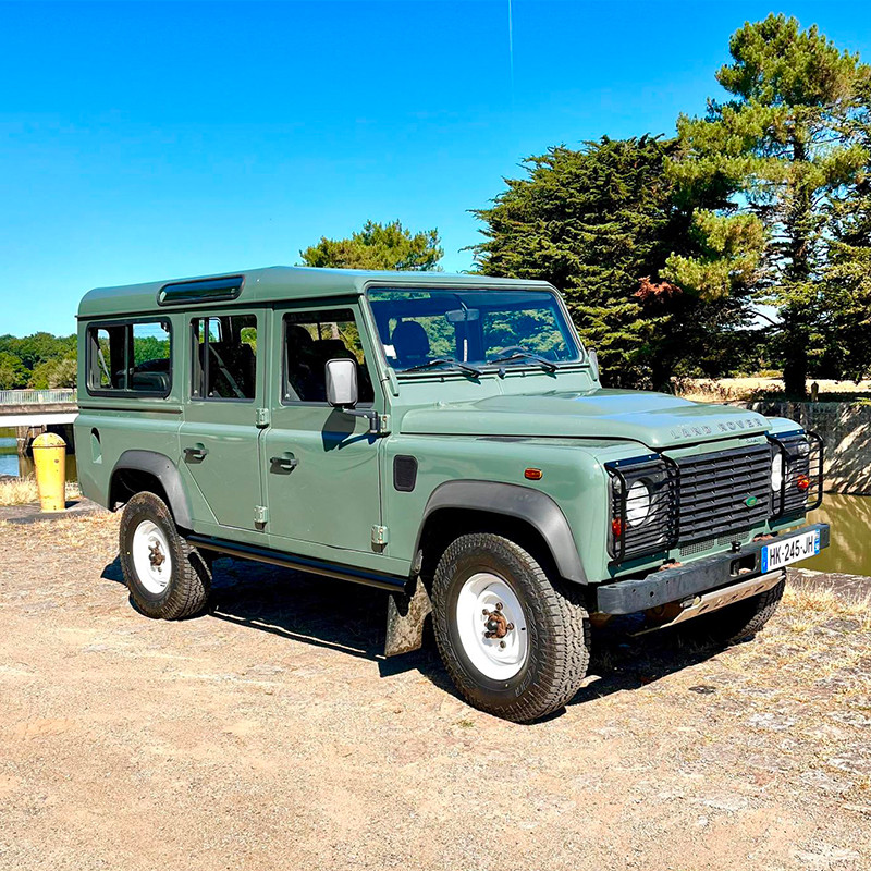 Land Rover Defender 110 7 places