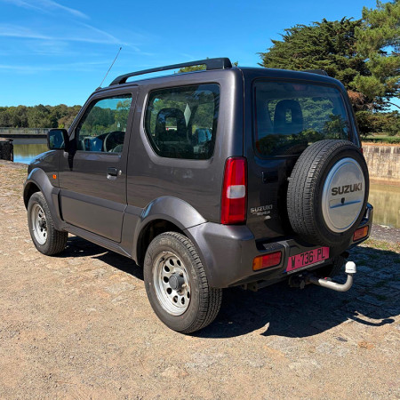 Véhicule n°291 Suzuki Jimny 2012 / 113.100 km / 1.3 l / attelage Kombishop
